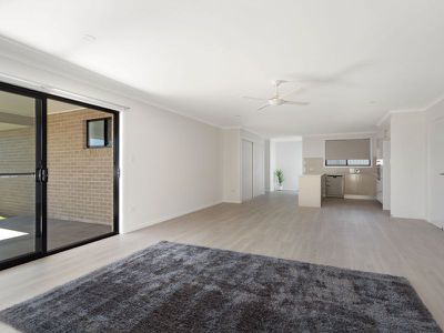 2 / 22 Margina Close, Tuncurry