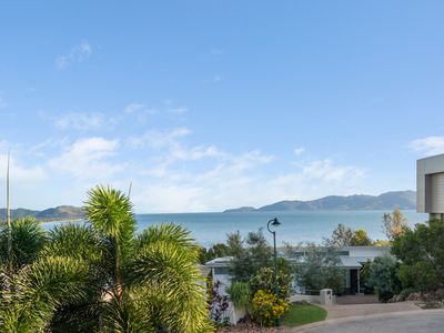 1 Seaview Court, Castle Hill