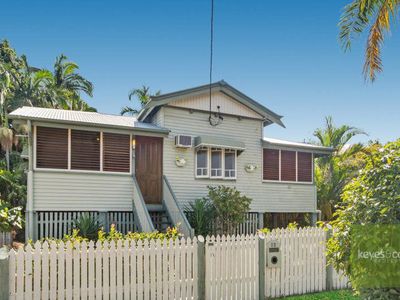 32 Estate Street, West End