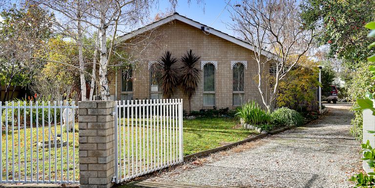 3 Castle Court, Euroa
