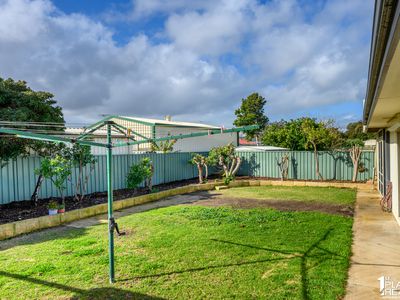 13 Dalewood Gardens, Meadow Springs