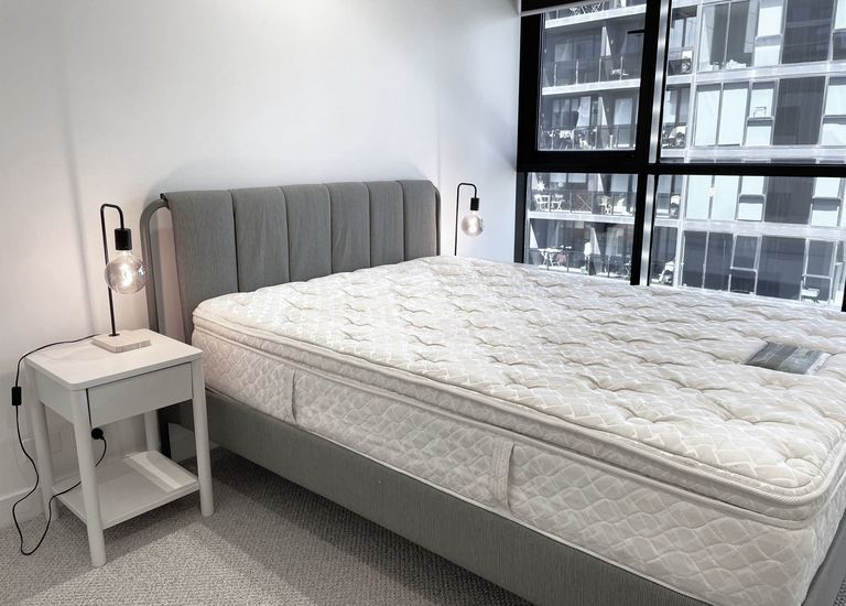 1606 / 12 Claremont Street, South Yarra