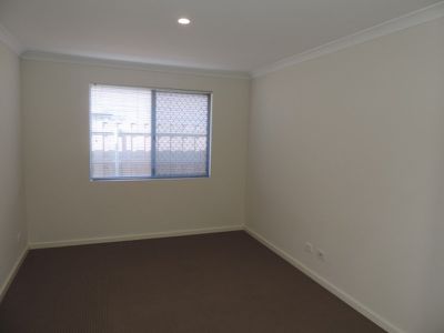 16 Midgegooroo Street, Ellenbrook