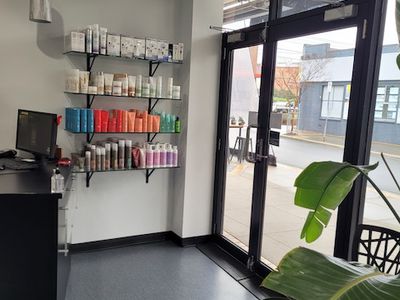 Hair Salon in Prime Location