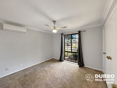28 John Glenn Place, Dubbo