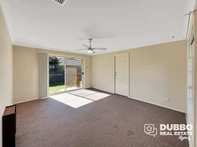 2 / 71 Websdale Drive, Dubbo