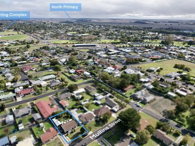 8 Mullins Street , Millicent