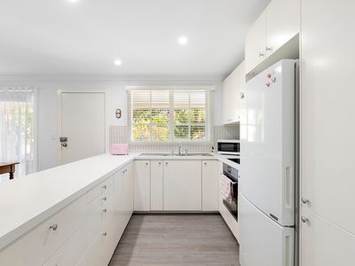 4 / 11 Eric Fenning Drive, Surf Beach