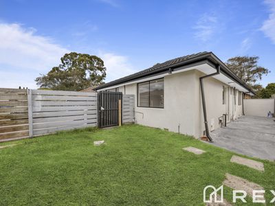 2 / 16-18 Heywood Crescent, Cranbourne North