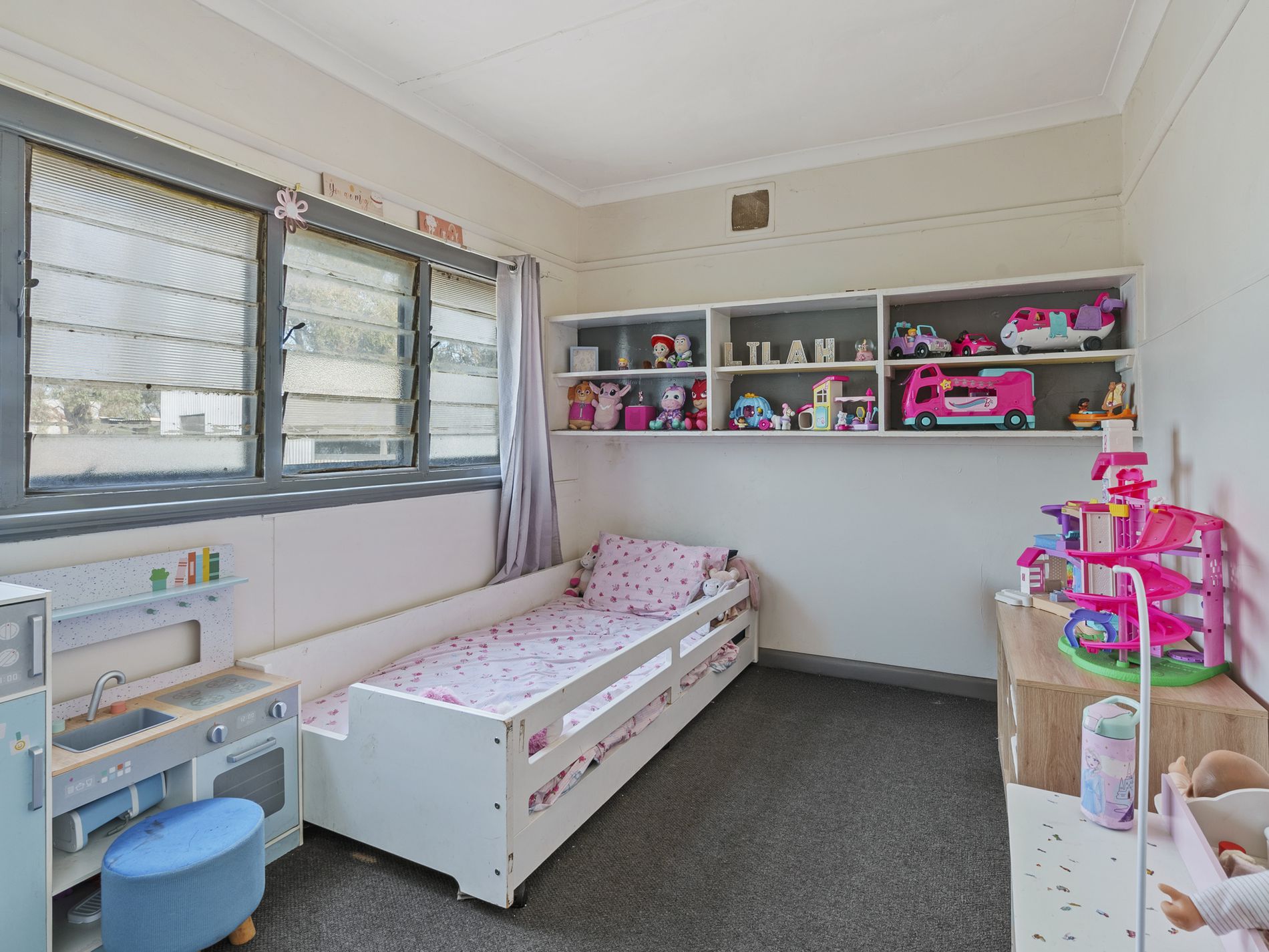 8 Osborne Street, Finley