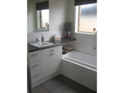 25 Moss Road, Leopold