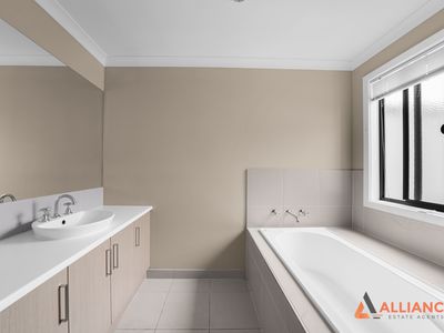 16 LEVENS LANE, Mernda