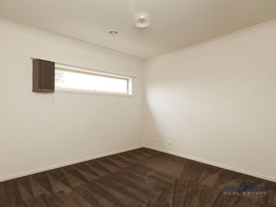 2 Aldous Place, Cranbourne North