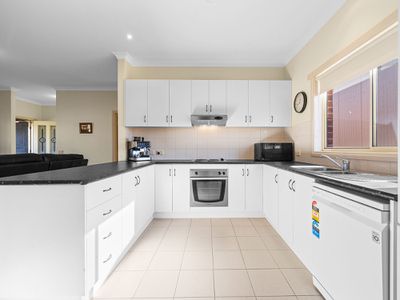 4 Winnen Place, Port Fairy