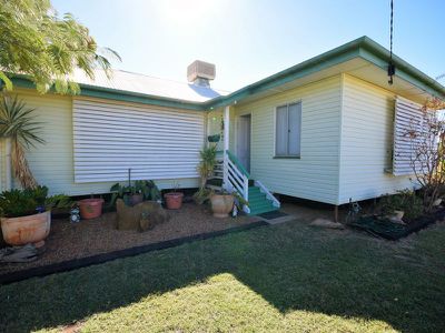 8 Wompoo Road, Longreach