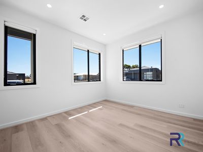 16 Whippet St, Tarneit