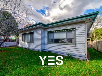 1 / 4 Allen Street, Glen Waverley