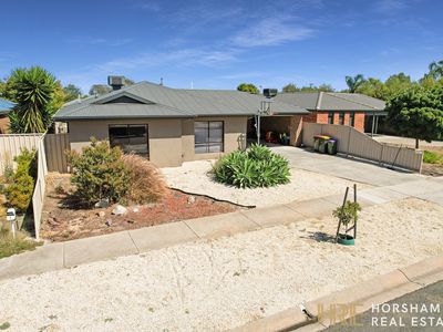 5 Matthews Court, Horsham