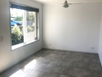 9 / 8 Warana Ave, Bellara