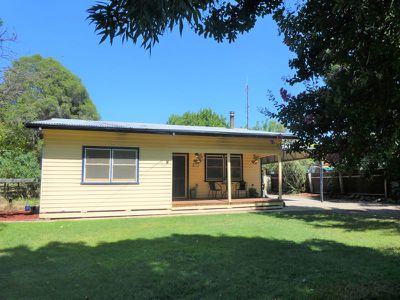 20 Livingstone St, Avenel