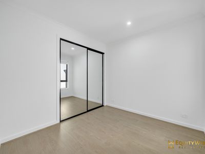 11 Pursuit Street, Mambourin