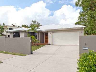 7 Palm Drive, Mooloolaba