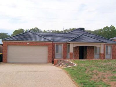 14 Mountain Way, Lavington