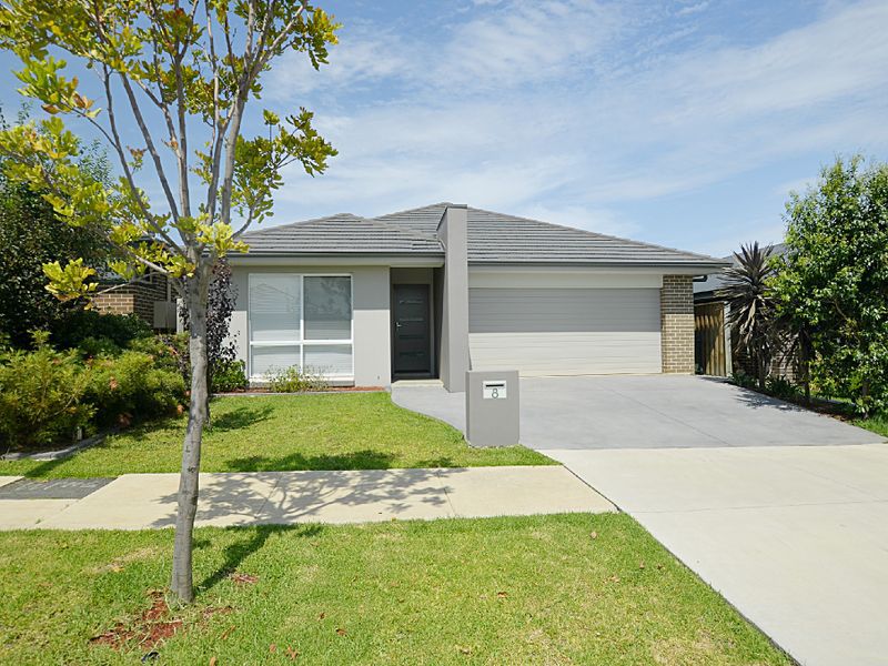 8 Paxton Street, Gledswood Hills