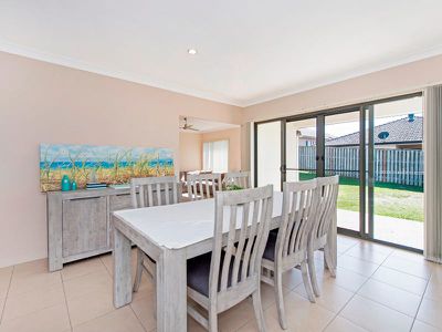 12 Greendragon Crescent, Upper Coomera