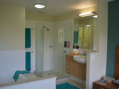 2 / 15 Flametree Court, Airlie Beach