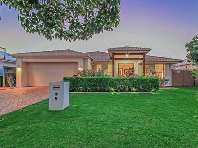 5 Brush Box Place, Wakerley