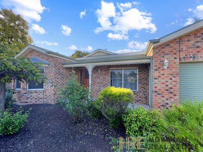 1 / 8 Dougherty Street, Horsham