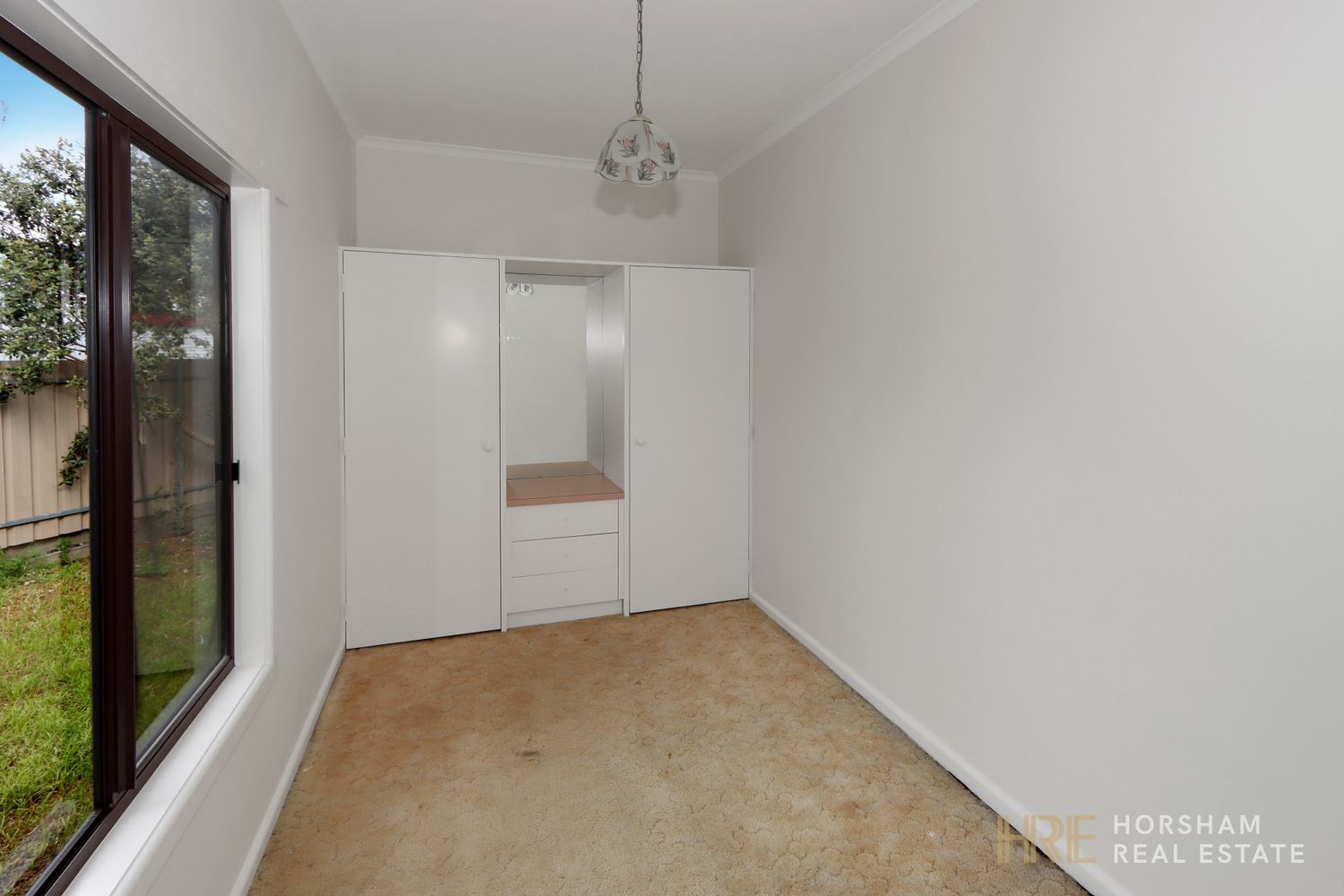 6 Railway Avenue, Horsham