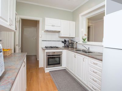 4 Comet Avenue, Netley