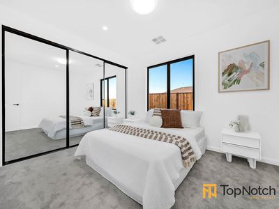 17 Spire Crescent, Beveridge