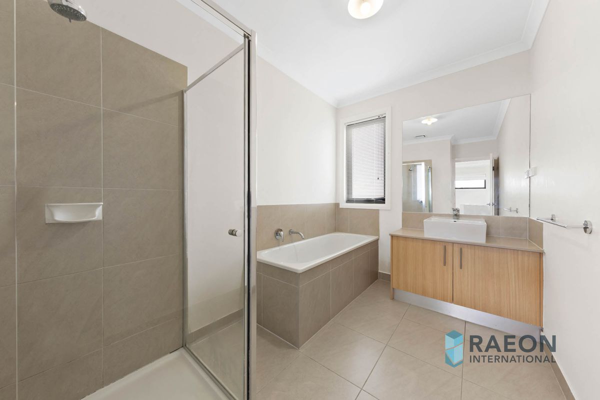 2 Hayward Street, Point Cook