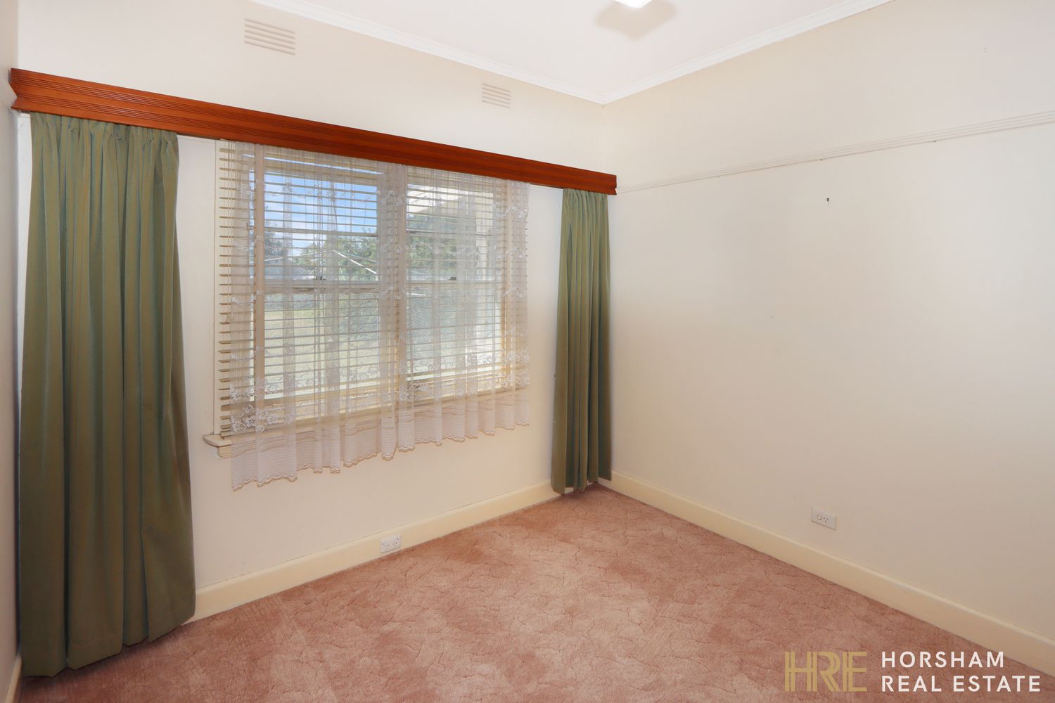 8 Federation Avenue, Horsham