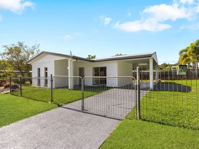 25 Hollywood Boulevard, White Rock