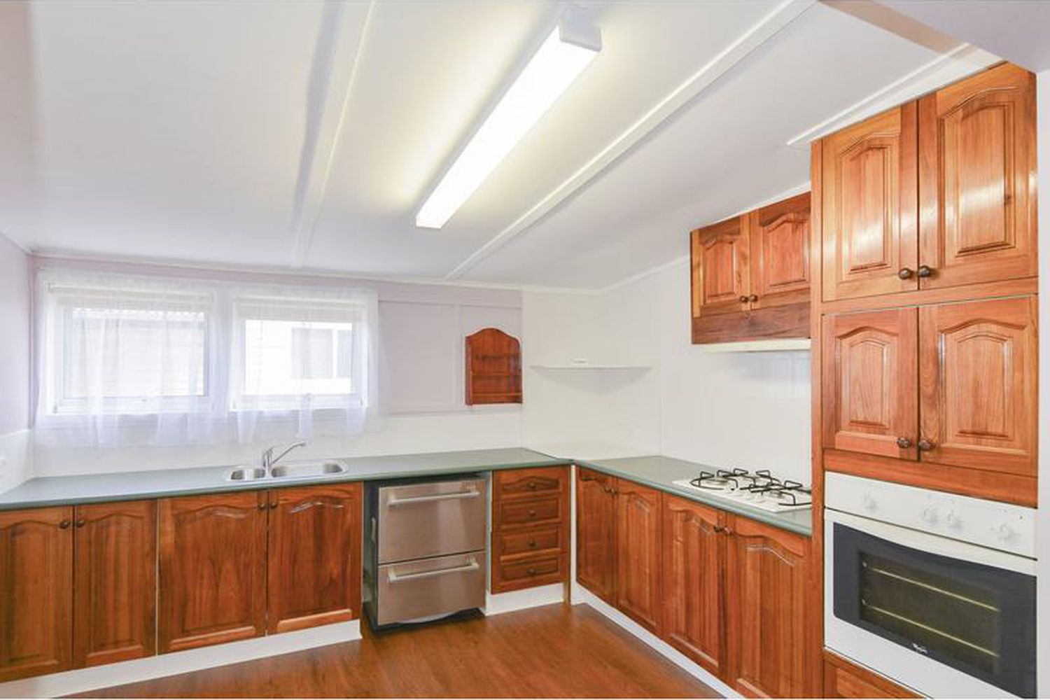 4 Lynott Street, Horsham
