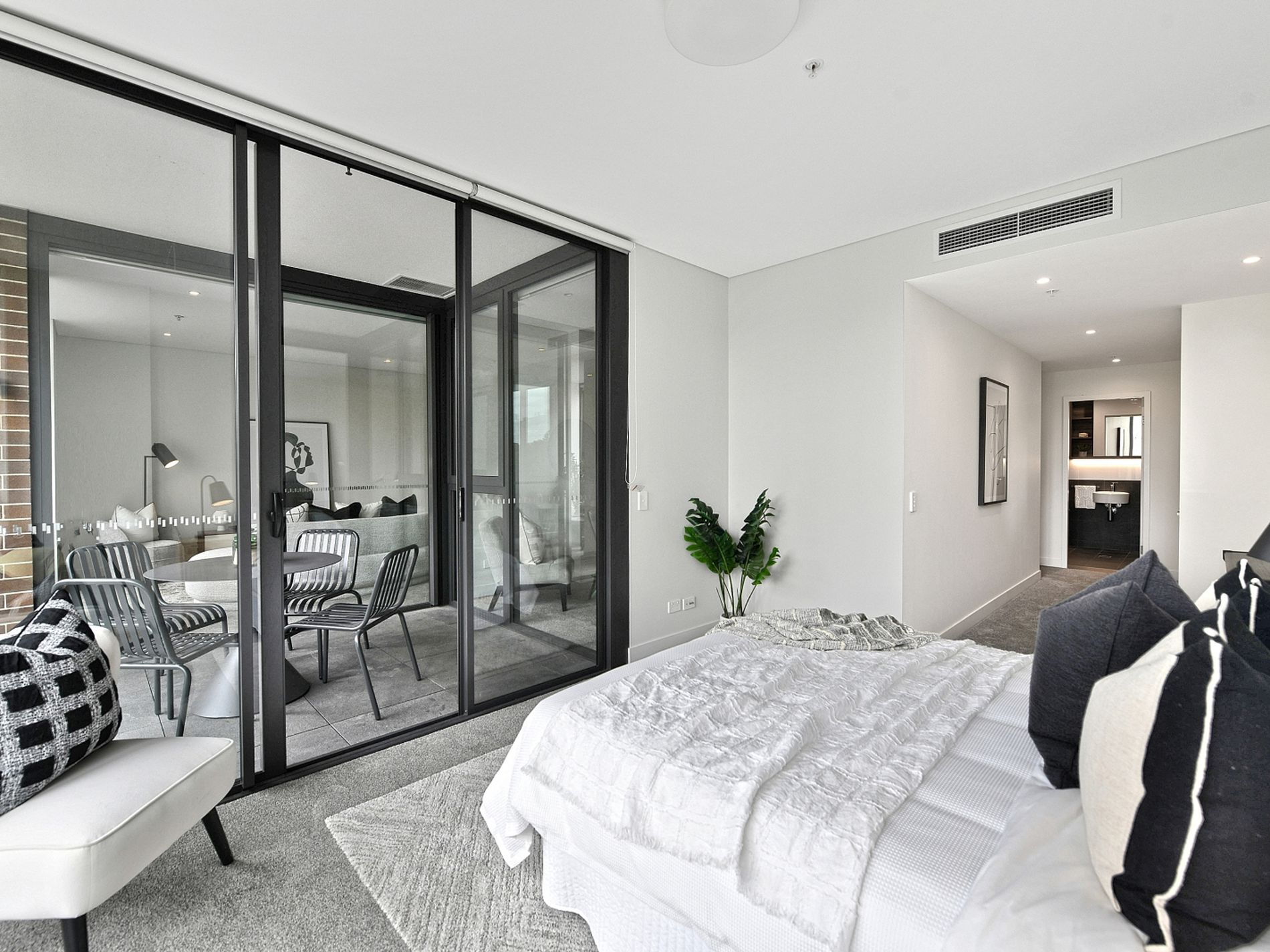 316 / 1A The Crescent, Forest Lodge