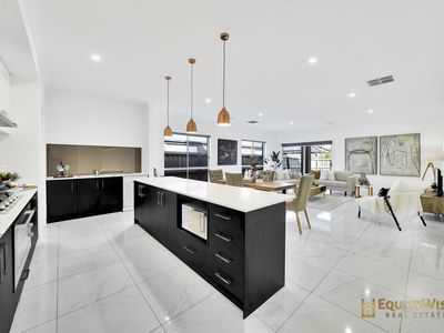38 Bonhams Circuit, Manor Lakes