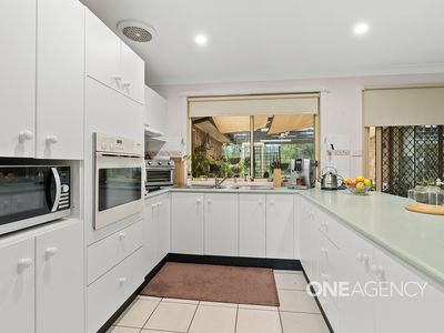 24 Tartarian Crescent, Bomaderry