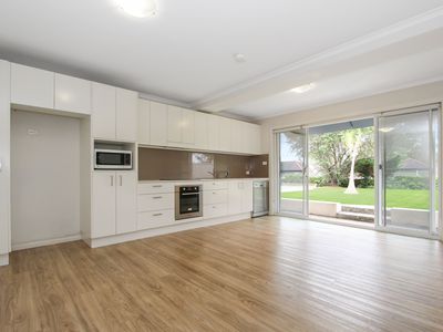 2 / 36 Grandview Crescent, Lugarno