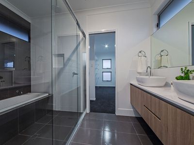 79 Besham Parade, Wynnum