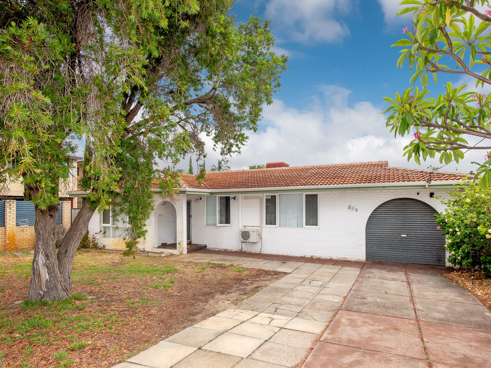 208 Knutsford Avenue, Kewdale