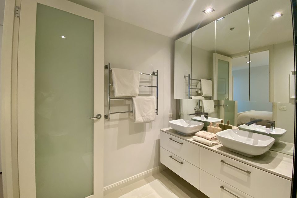 1005 / 480 St Kilda Road, Melbourne