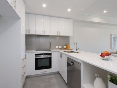 10/95* Flora Terrace, North Beach