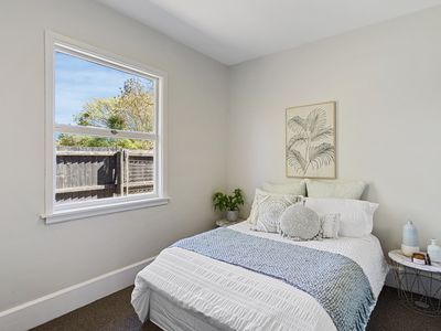 934 Avonside Drive, Avondale