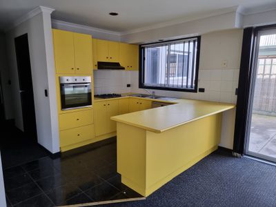 1 / 15-17 Flinders Crescent, Wyndham Vale
