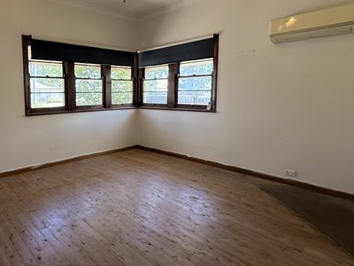 8 Oxford  Street, Forbes